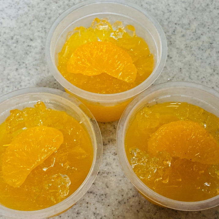 100%オレンジジュースで作るオレンジゼリー